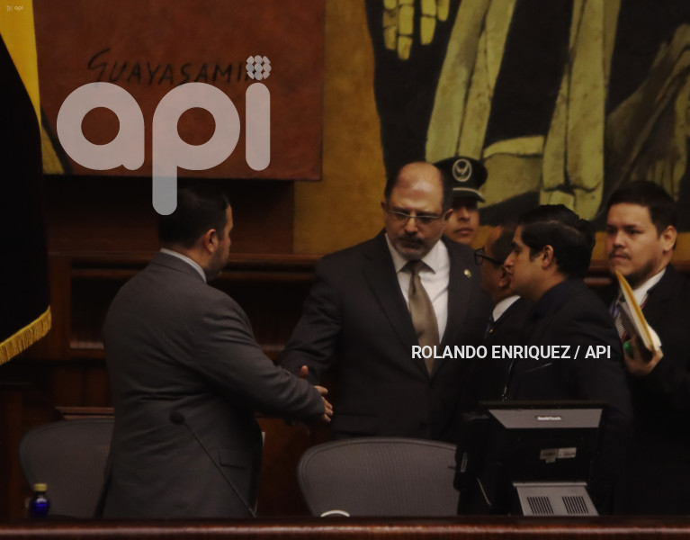 POSESION-CONTRALOR-MAURICIO-TORRES