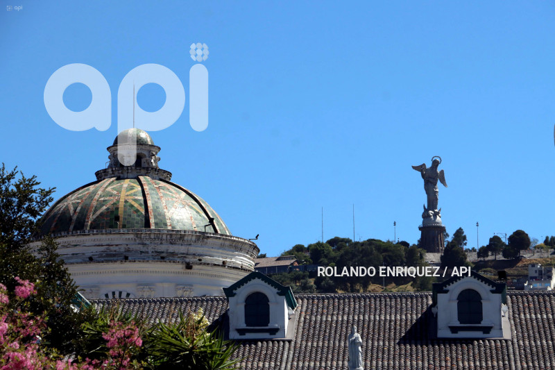 POSTALES DE QUITO - ARCHIVO 