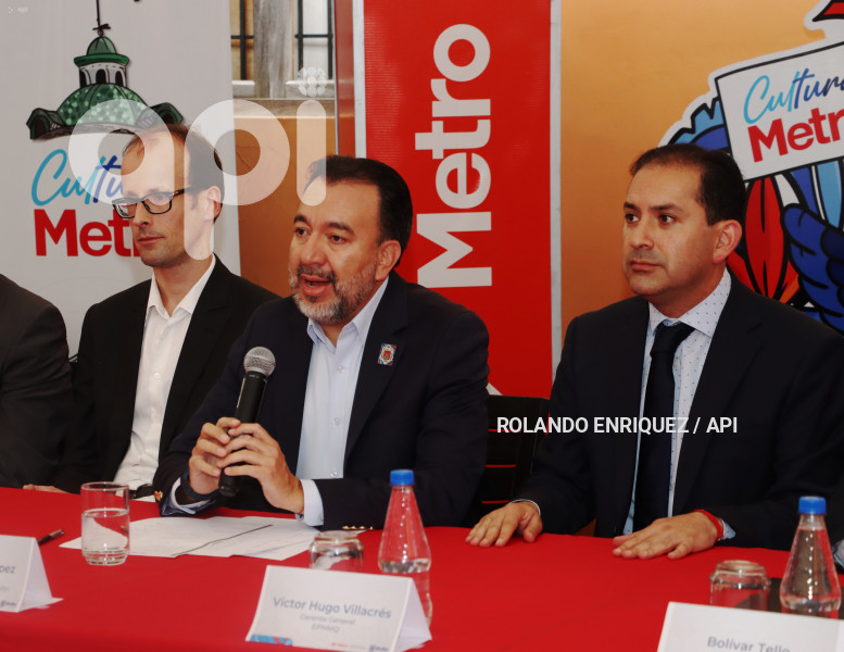 RUEDA-PRENSA-INICIO-OPRACIONES-METRO-QUITO