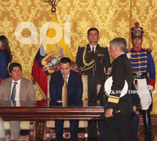 NOBOA-POSESION-ALTO-MANDO-MILITAR