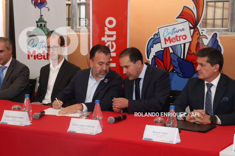 RUEDA-PRENSA-INICIO-OPRACIONES-METRO-QUITO