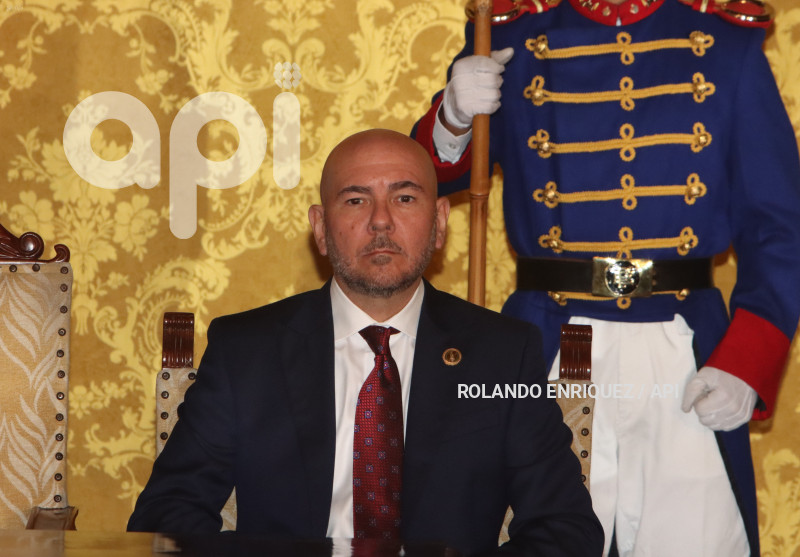 NOBOA-POSESION-ALTO-MANDO-MILITAR