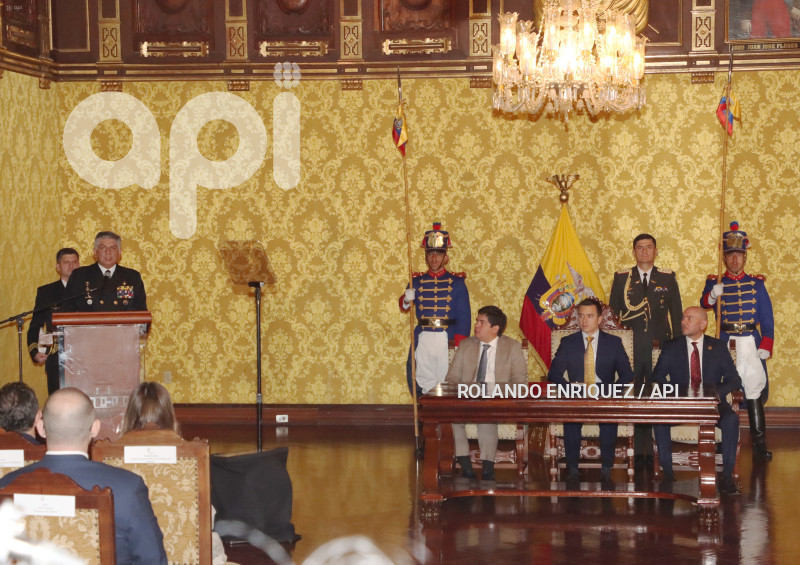 NOBOA-POSESION-ALTO-MANDO-MILITAR