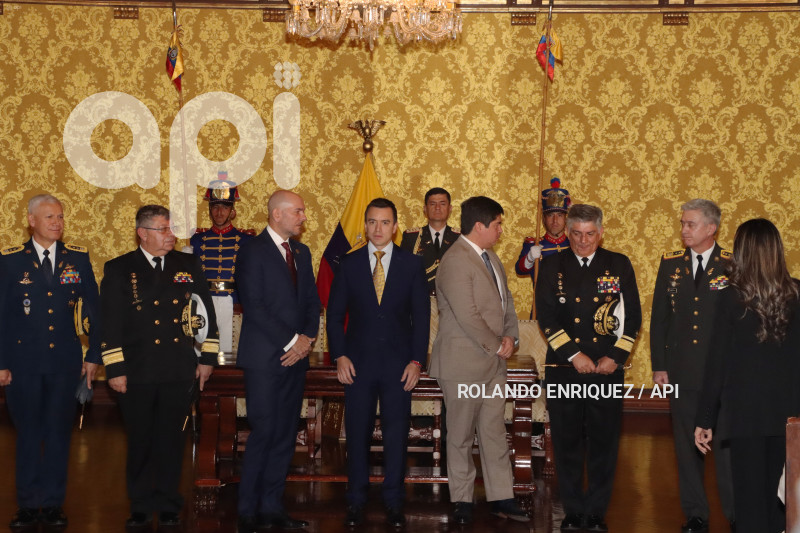 NOBOA-POSESION-ALTO-MANDO-MILITAR