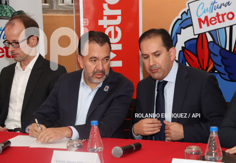 RUEDA-PRENSA-INICIO-OPRACIONES-METRO-QUITO