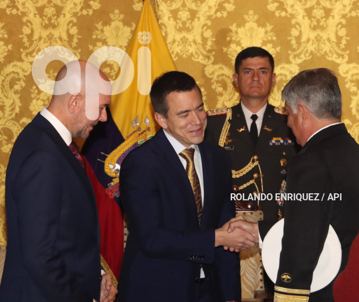 NOBOA-POSESION-ALTO-MANDO-MILITAR