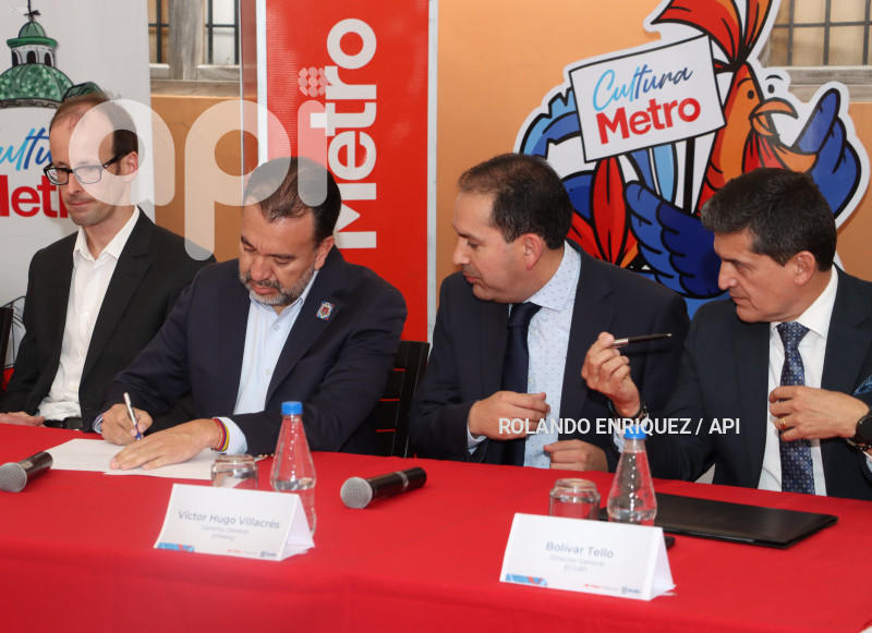 RUEDA-PRENSA-INICIO-OPRACIONES-METRO-QUITO