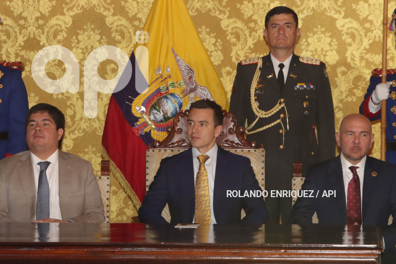 NOBOA-POSESION-ALTO-MANDO-MILITAR