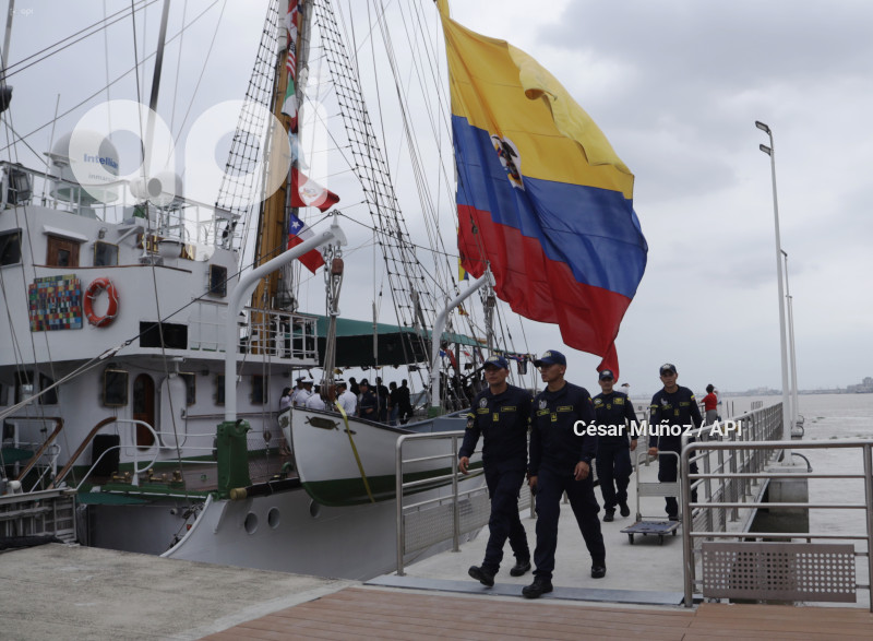 GYE-BUQUE ESCUELA GLORIA