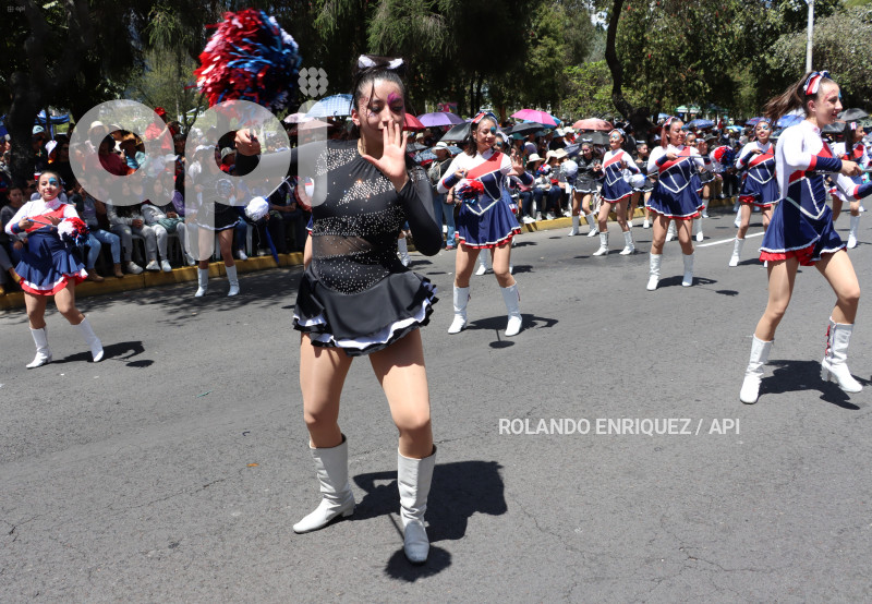 DESFILE-CONFRATERNIDAD-FIESTAS-QUITO