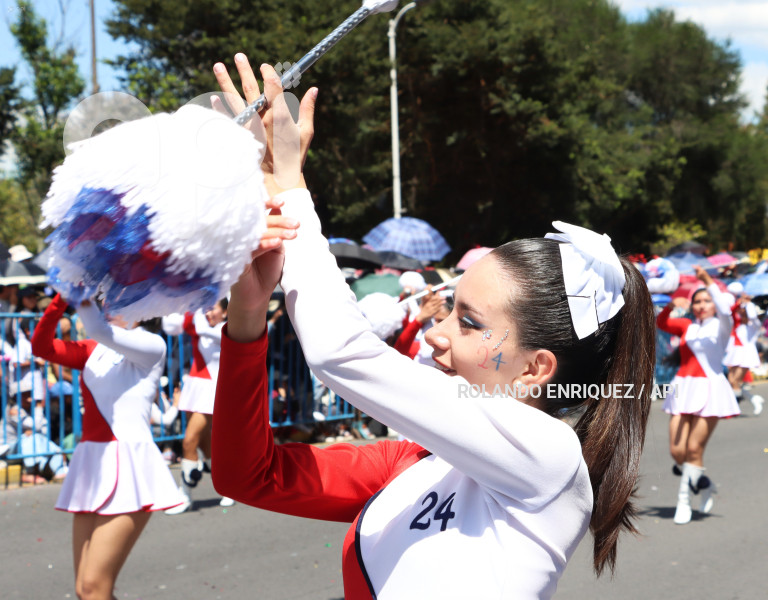 DESFILE-CONFRATERNIDAD-FIESTAS-QUITO