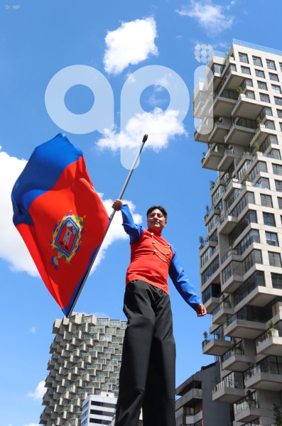 DESFILE-CONFRATERNIDAD-FIESTAS-QUITO