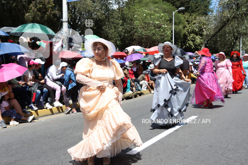 DESFILE-CONFRATERNIDAD-FIESTAS-QUITO