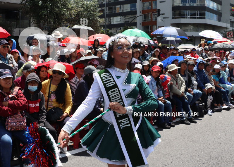 DESFILE-CONFRATERNIDAD-FIESTAS-QUITO