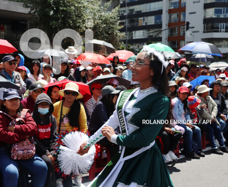DESFILE-CONFRATERNIDAD-FIESTAS-QUITO