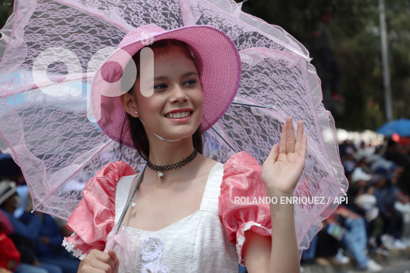 DESFILE-CONFRATERNIDAD-FIESTAS-QUITO