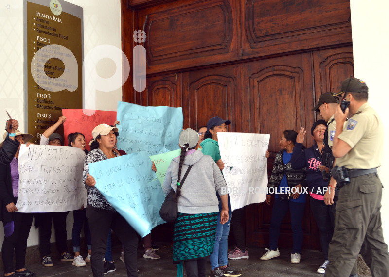 CUENCA-PROTESTA MORADORES VICTORIA TARQUI-QUINGEO
