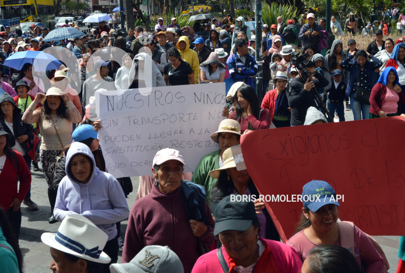 CUENCA-PROTESTA MORADORES VICTORIA TARQUI-QUINGEO