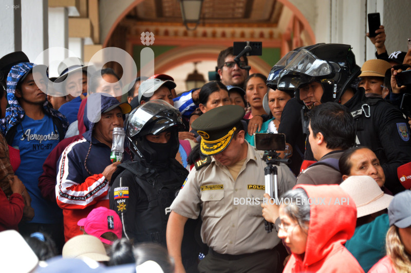 CUENCA-PROTESTA MORADORES VICTORIA TARQUI-QUINGEO