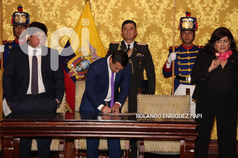 NOBOA-POSESION-GOBERNADORES