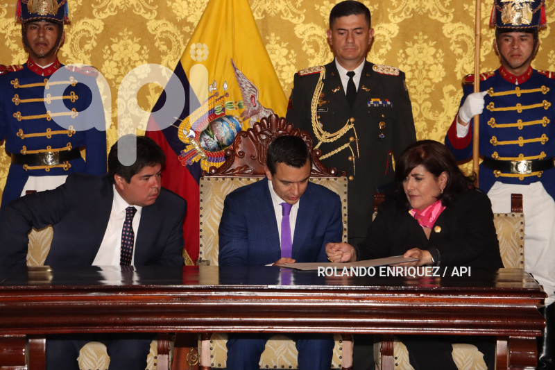 NOBOA-POSESION-GOBERNADORES