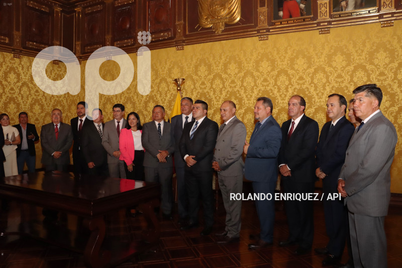 NOBOA-POSESION-GOBERNADORES