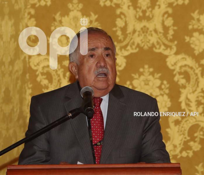 NOBOA-POSESION-GOBERNADORES