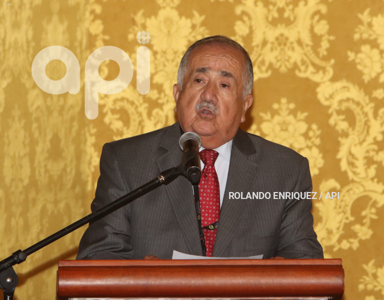 NOBOA-POSESION-GOBERNADORES