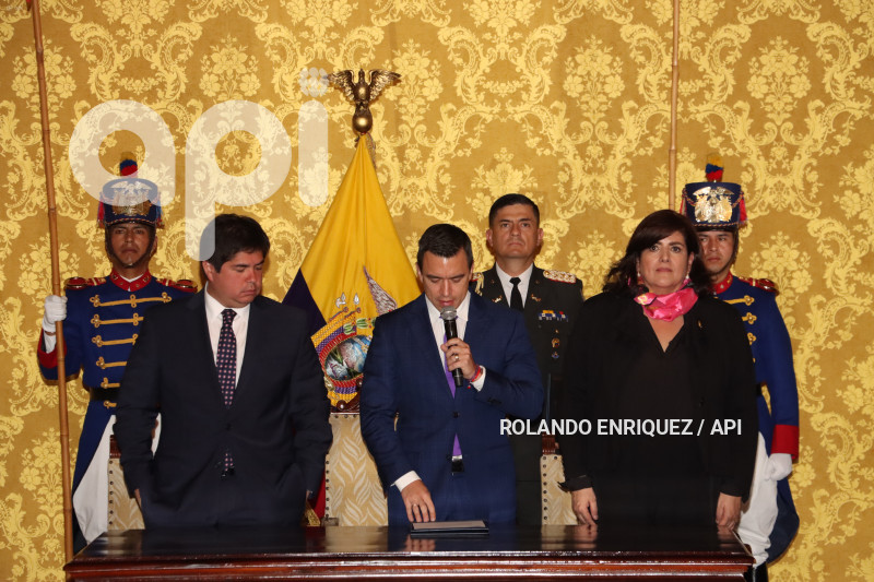 NOBOA-POSESION-GOBERNADORES