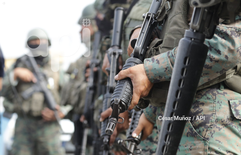 GYE-OPERATIVOS POLICIA-MILITARES