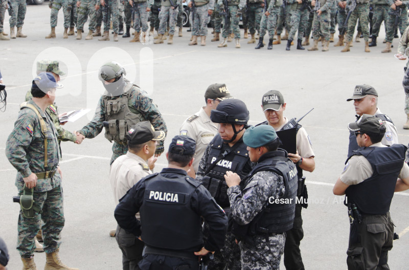 GYE-OPERATIVOS POLICIA-MILITARES