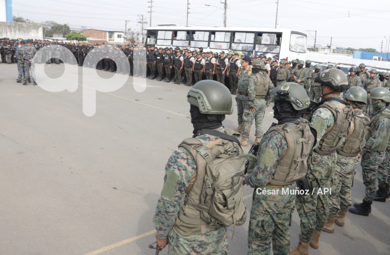 GYE-OPERATIVOS POLICIA-MILITARES