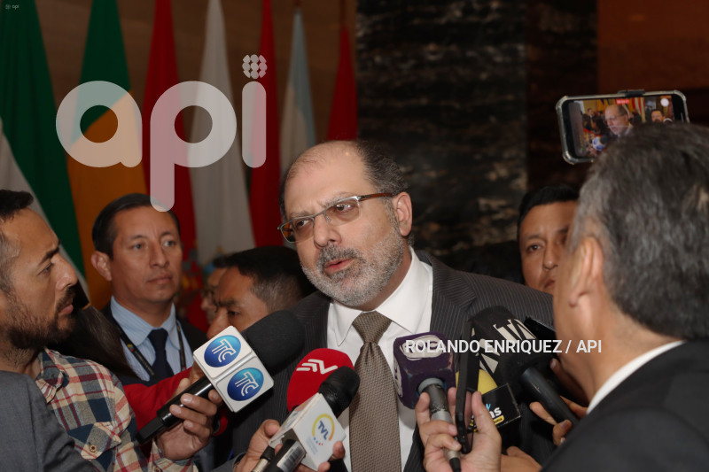 CAL-APRUEBA-JUICIO-POLITICO-DIANA-SALAZAR
