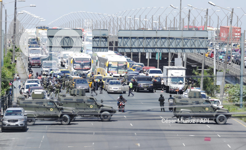 GYE-OPERATIVO MILITAR PUENTE