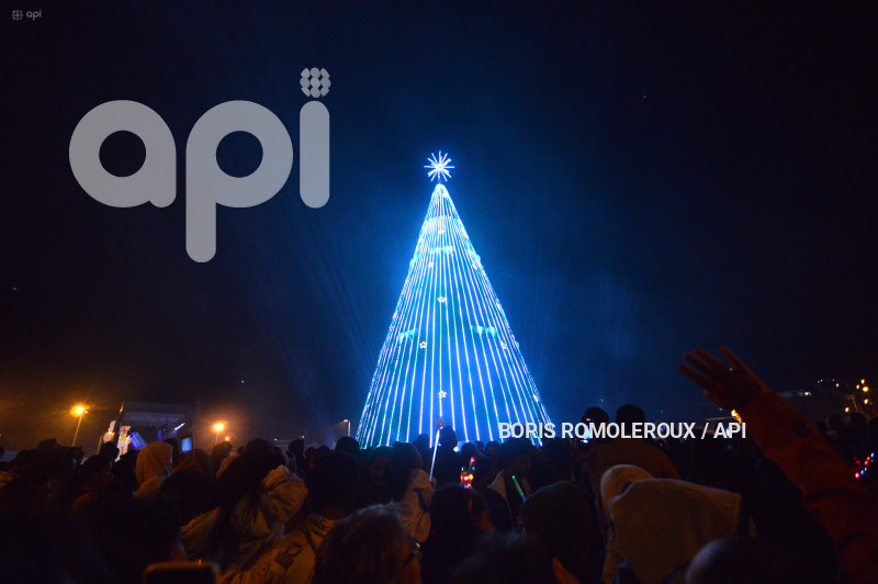 CUENCA-ENCENDIDO ARBOL DE NAVIDAD