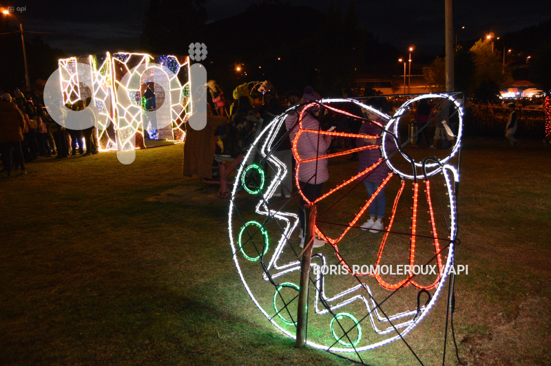 CUENCA-ENCENDIDO ARBOL DE NAVIDAD