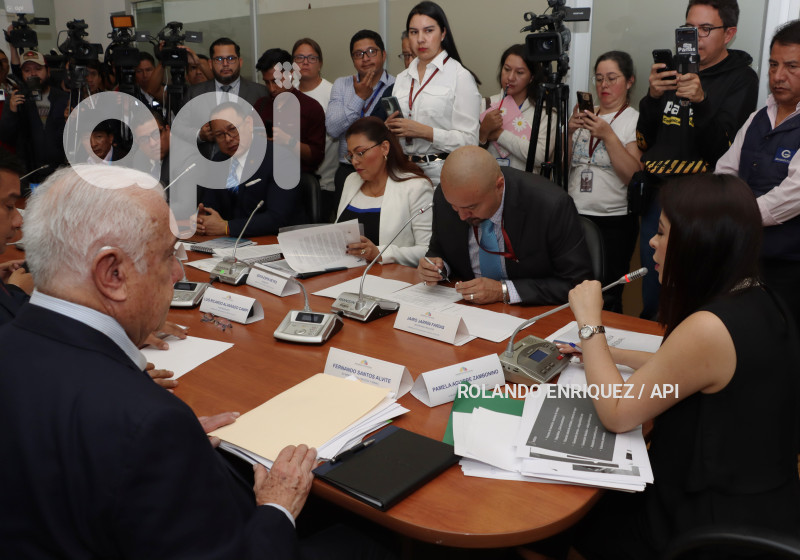 ASAMBLEA-EX-MINISTRO-SANTOS-FISCALIZACION