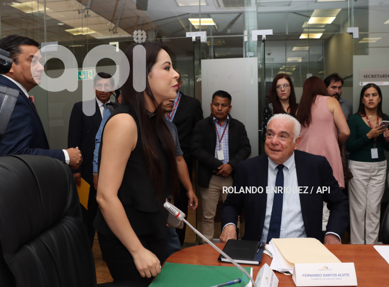 ASAMBLEA-EX-MINISTRO-SANTOS-FISCALIZACION