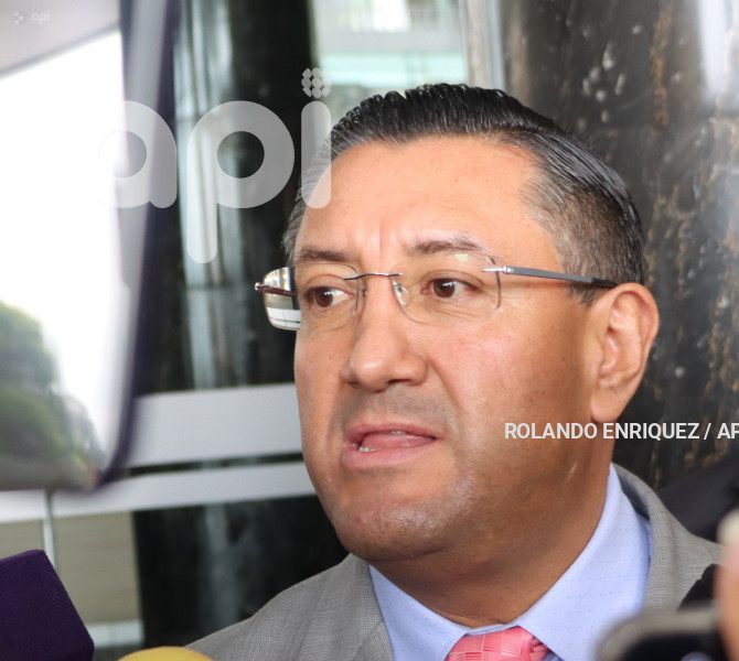 ENTREVISTA IVAN SAQUICELA