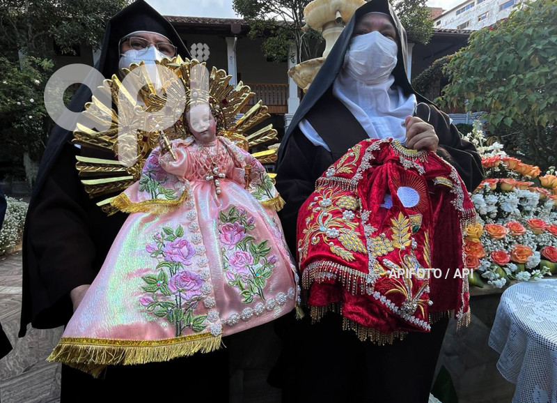 CUENCA-TRAJE DEL NIÑO VIAJERO