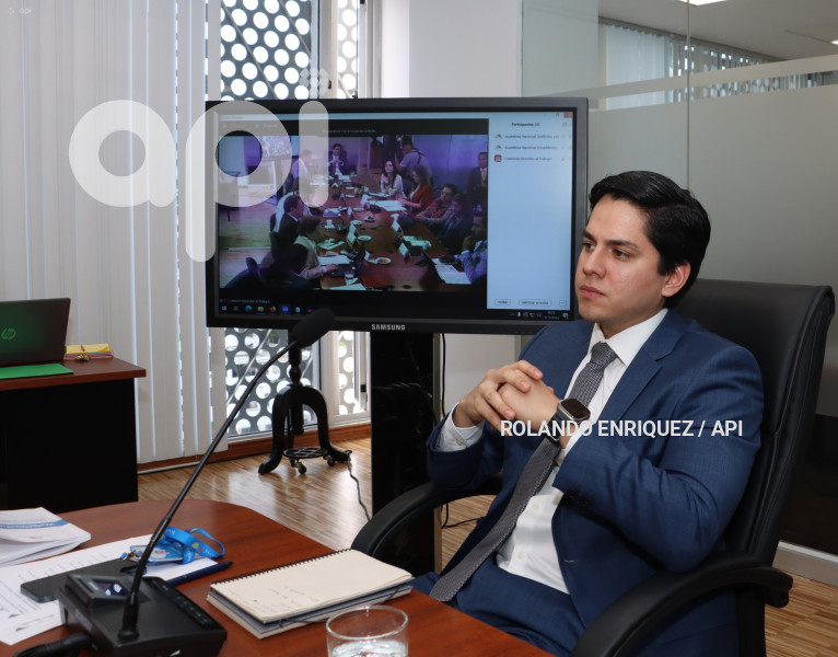 COMISION-TRABAJO-ATAMAINT-MIN-IVONNE-NUNEZ