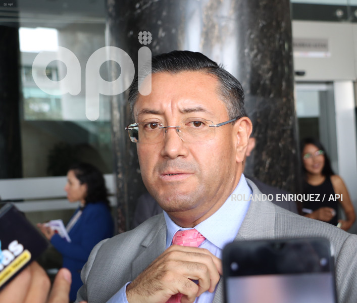 ENTREVISTA IVAN SAQUICELA