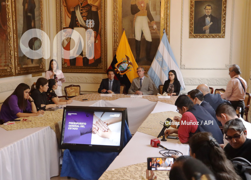 GYE-CONVERSATORIO MINISTRO ECONOMIA