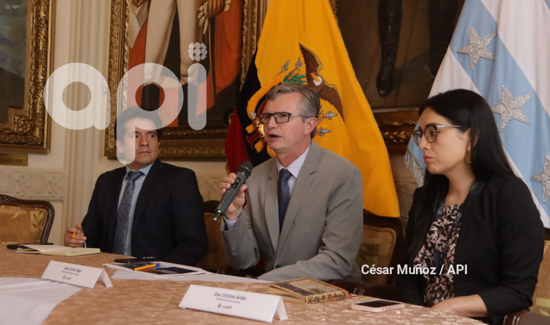 GYE-CONVERSATORIO MINISTRO ECONOMIA