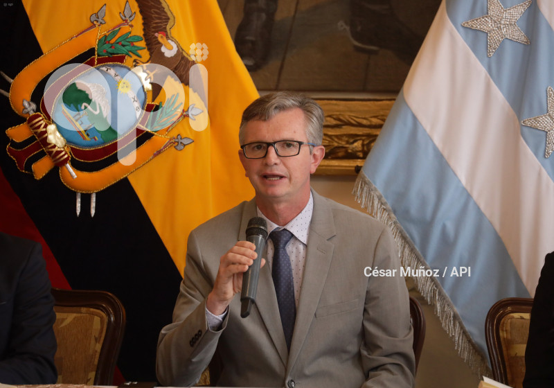 GYE-CONVERSATORIO MINISTRO ECONOMIA