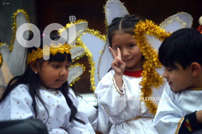 CUENCA-PASES DEL NIÑO-ESCUELA FRANCISCA DAVILA