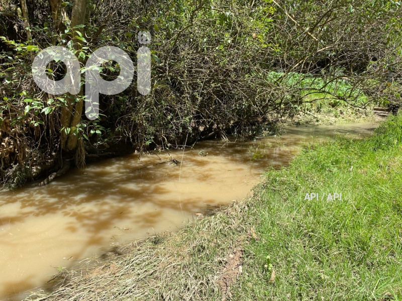 PREFECTURA APOYA BARRIOS DE CUENCA