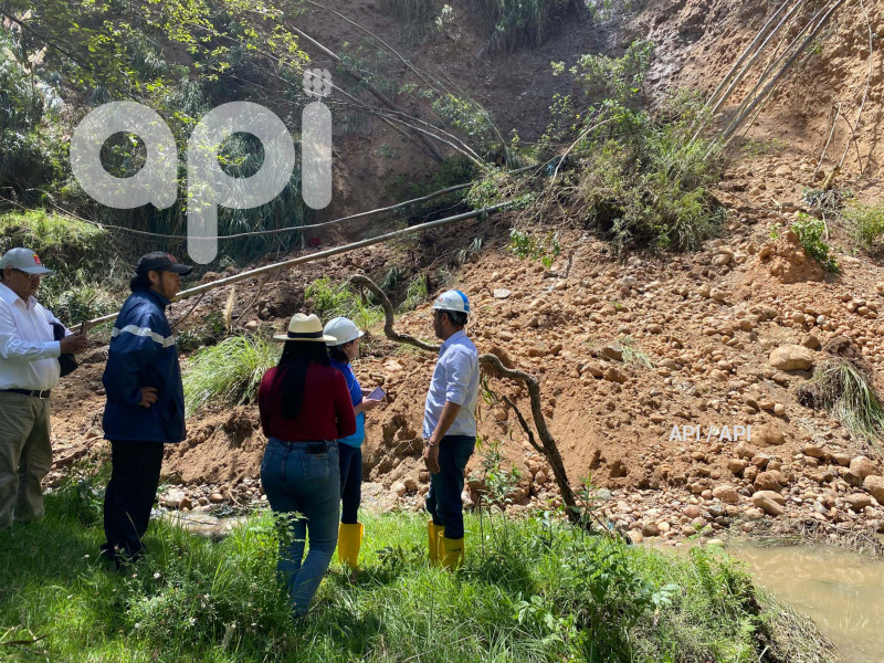 PREFECTURA APOYA BARRIOS DE CUENCA
