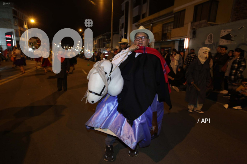 COMPARSAS NOCTURNAS