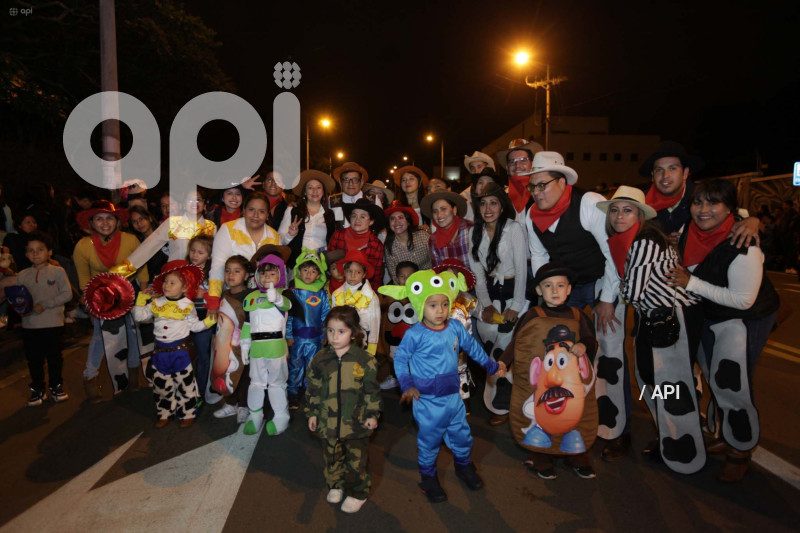 COMPARSAS NOCTURNAS